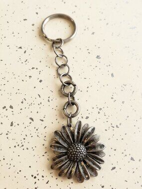 Silver Tone Daisy Flower Keychain | Floral Bag Charm Accessory
